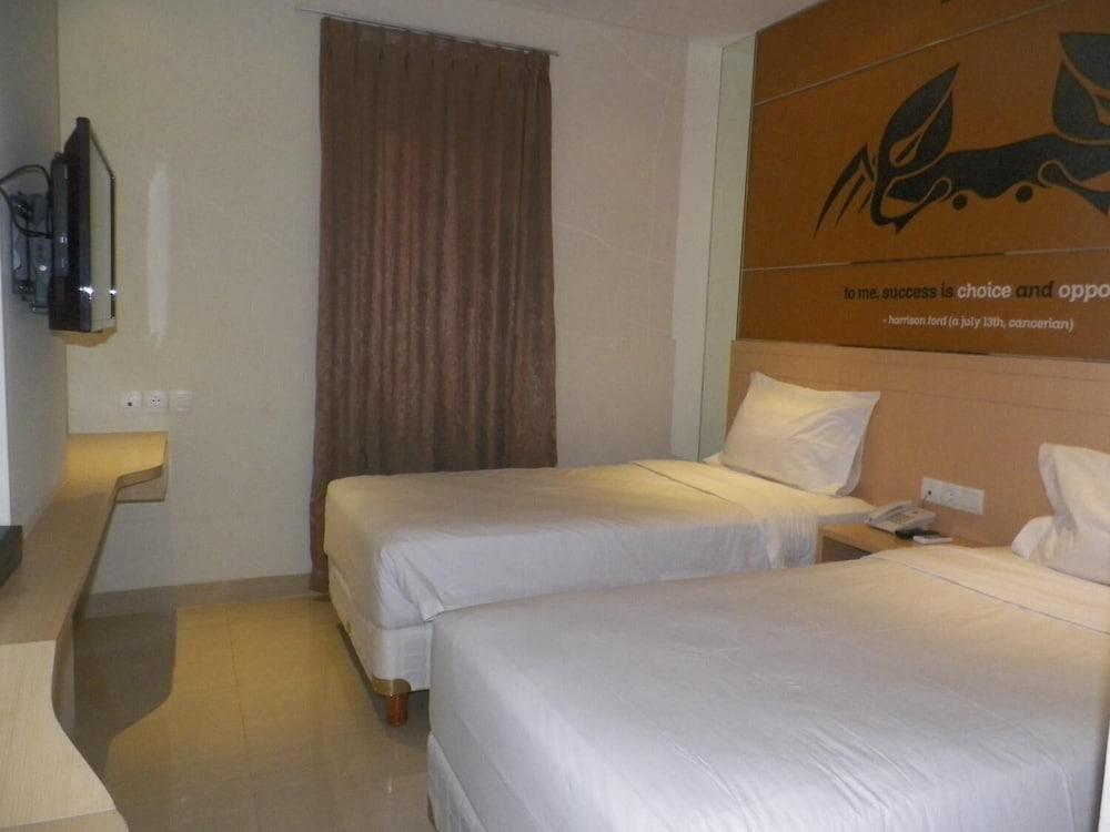 Zodiak Asia Afrika By Kagum Hotels Bandung Esterno foto