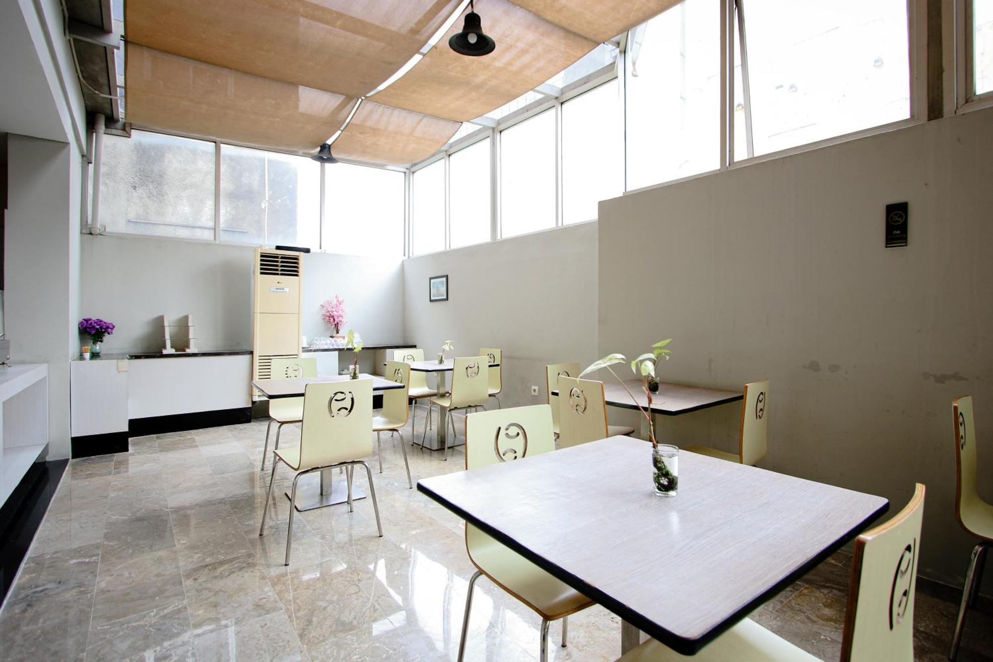 Zodiak Asia Afrika By Kagum Hotels Bandung Esterno foto